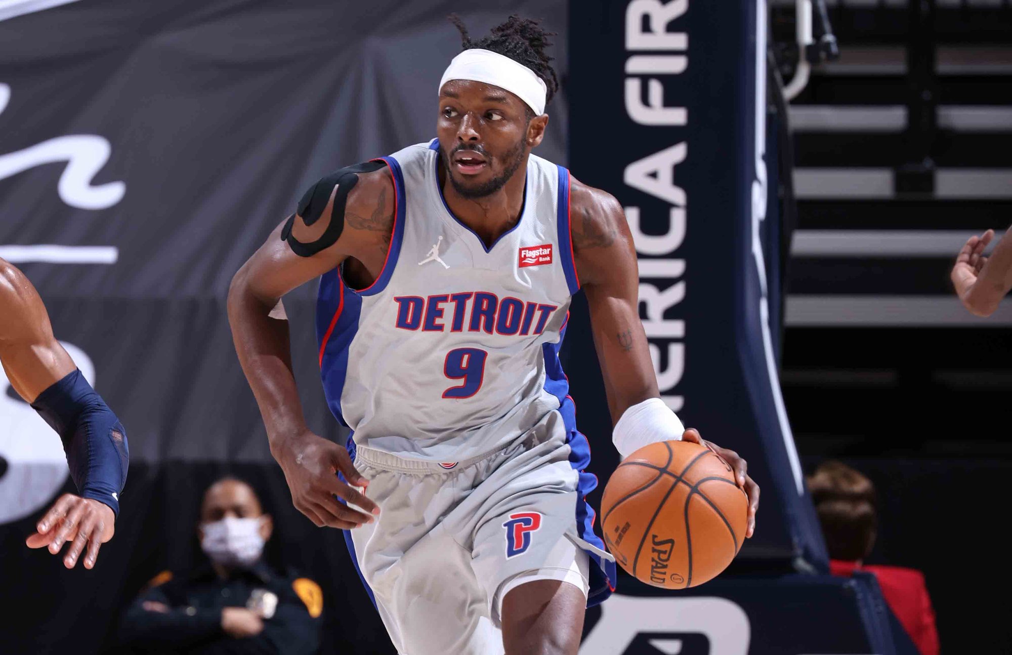 九游娱乐入口-重磅！风云突变底特律活塞冲刺阶段门线救险罗马围绕法甲绝杀压哨，北京国安今晚完成体检的简单介绍